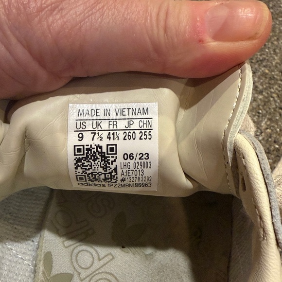 Adidas Samba Lt. Gray & White Athletic Shoes, Size 9, EUC - Picture 8 of 8